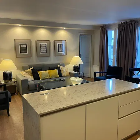 Familial Sur Cour - Au Coeur De Apartment Paris